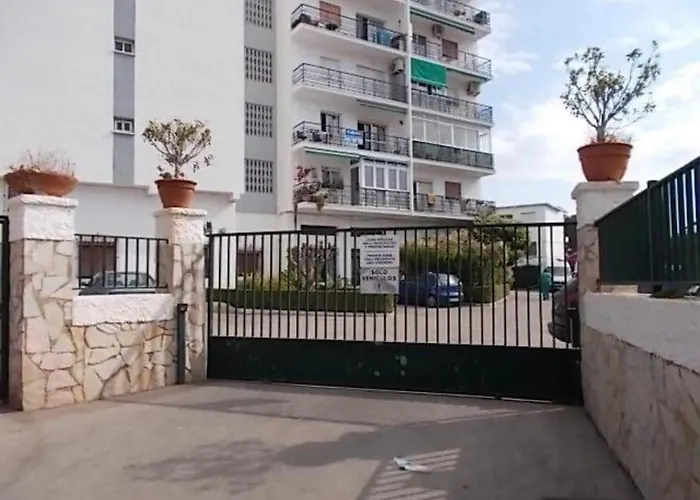 Apartment Silica Near Bonzana Square